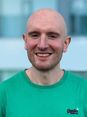 A portrait of Julian Loss.