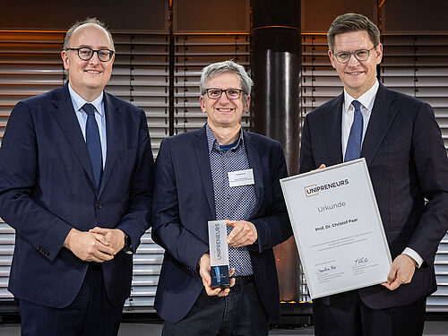 Christof Paar mit Preis