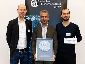 The winners of the 1st prize Pascal Sasdrich, Amir Moradi and Nicolai Müller. Copyright: HGI, Schwettmann