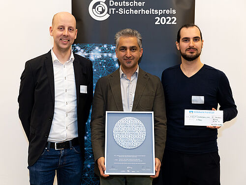 Die Gewinner des 1. Preises Pascal Sasdrich, Amir Moradi und Nicolai Müller. Copyright: HGI, Schwettmann